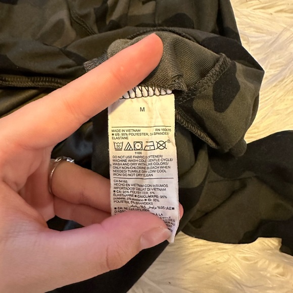 Old Navy Active Shirt - Picture 6 of 7